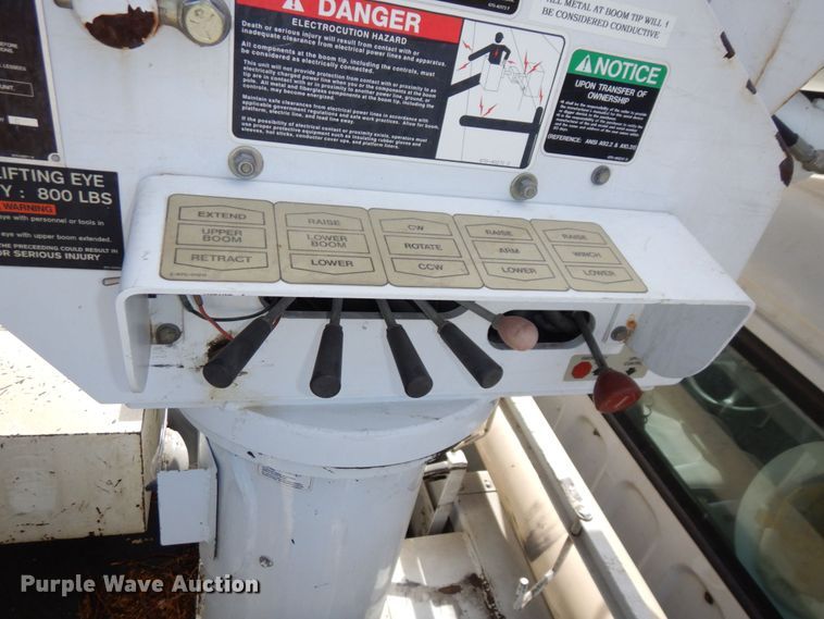 image for item LY9224 2005 Freightliner Business Class M2  bucket truck