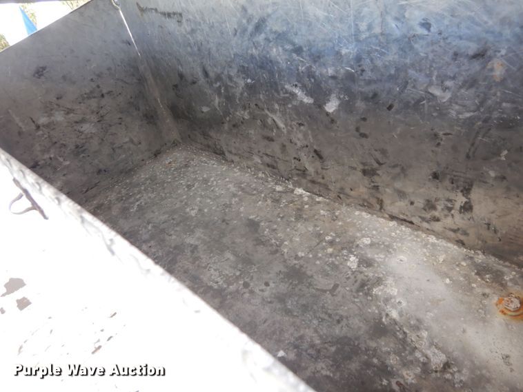 image for item LY9224 2005 Freightliner Business Class M2  bucket truck