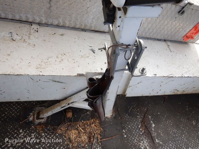 image for item LY9224 2005 Freightliner Business Class M2  bucket truck