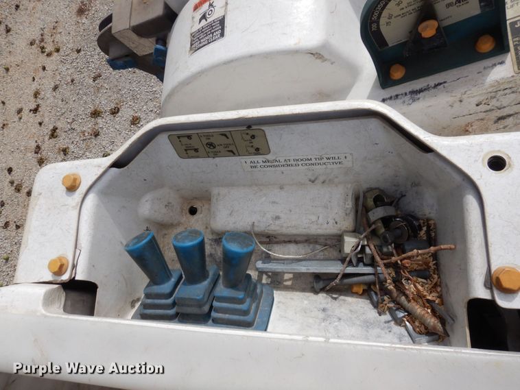 image for item LY9224 2005 Freightliner Business Class M2  bucket truck