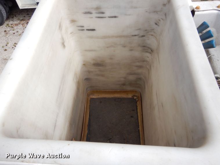 image for item LY9224 2005 Freightliner Business Class M2  bucket truck