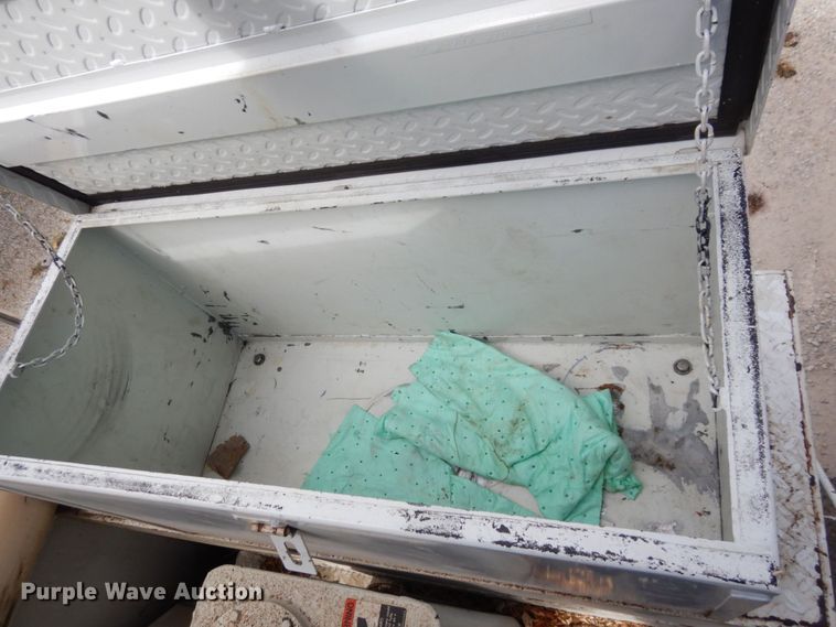 image for item LY9224 2005 Freightliner Business Class M2  bucket truck