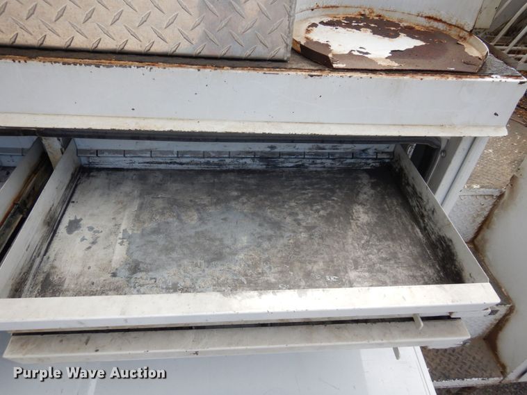 image for item LY9224 2005 Freightliner Business Class M2  bucket truck