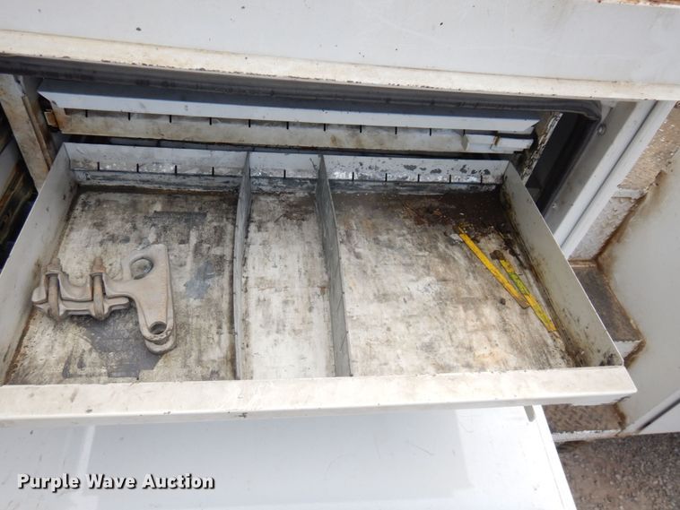 image for item LY9224 2005 Freightliner Business Class M2  bucket truck