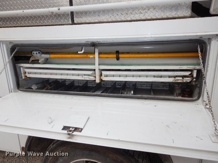 image for item LY9224 2005 Freightliner Business Class M2  bucket truck