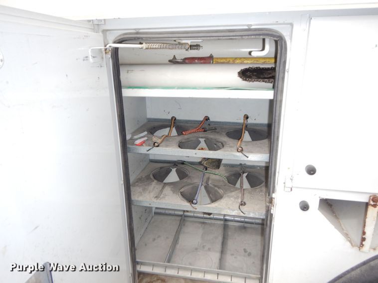 image for item LY9224 2005 Freightliner Business Class M2  bucket truck