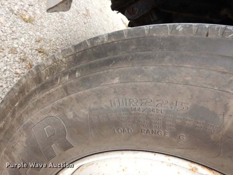 image for item LY9224 2005 Freightliner Business Class M2  bucket truck