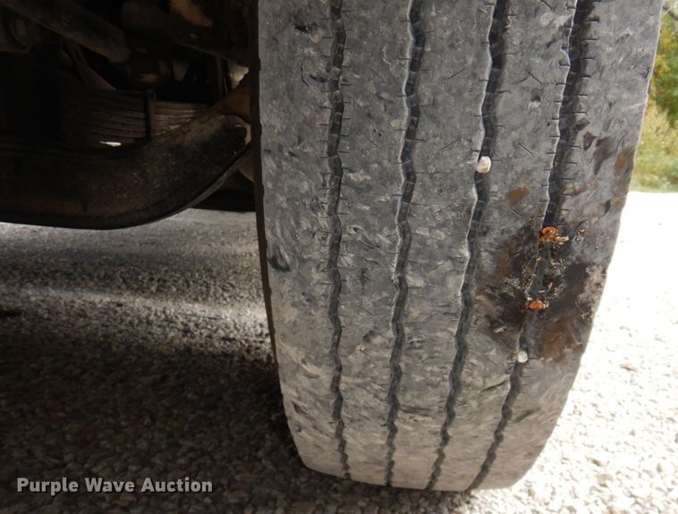 image for item LY9224 2005 Freightliner Business Class M2  bucket truck