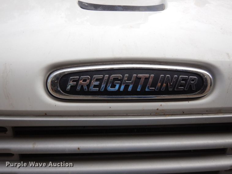 image for item LY9224 2005 Freightliner Business Class M2  bucket truck