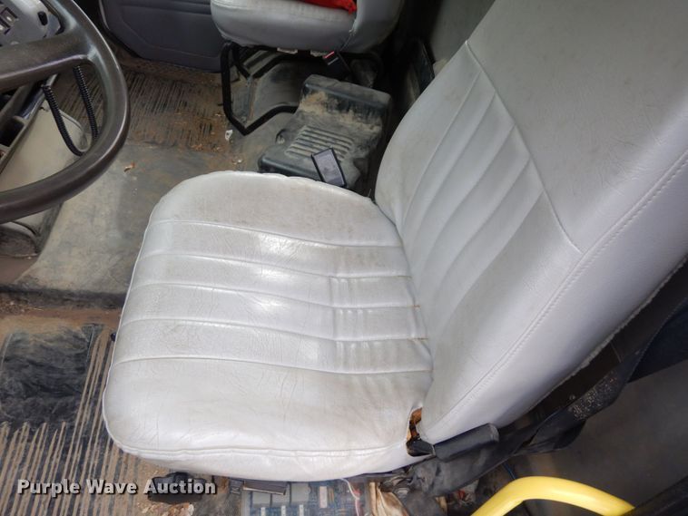 image for item LY9225 2001 Freightliner FL70  digger derrick truck