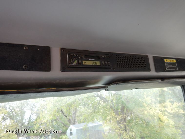 image for item LY9225 2001 Freightliner FL70  digger derrick truck