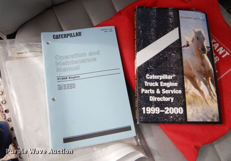 image for item LY9225 2001 Freightliner FL70  digger derrick truck