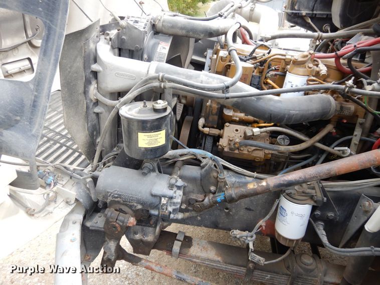 image for item LY9225 2001 Freightliner FL70  digger derrick truck