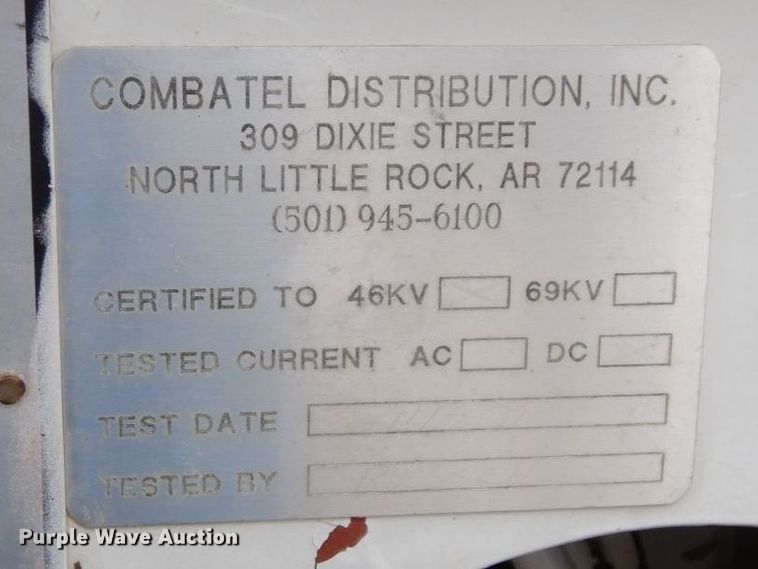 image for item LY9225 2001 Freightliner FL70  digger derrick truck