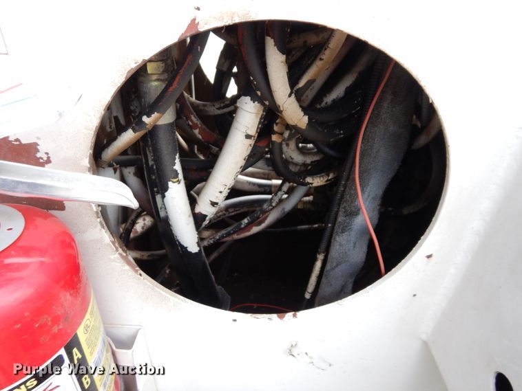 image for item LY9225 2001 Freightliner FL70  digger derrick truck