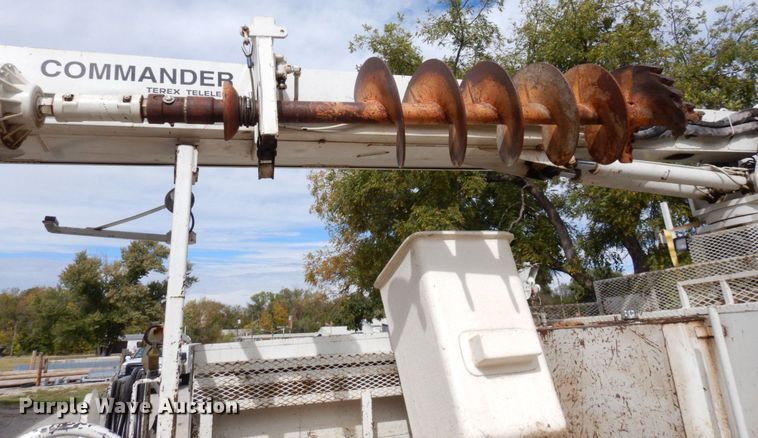 image for item LY9225 2001 Freightliner FL70  digger derrick truck