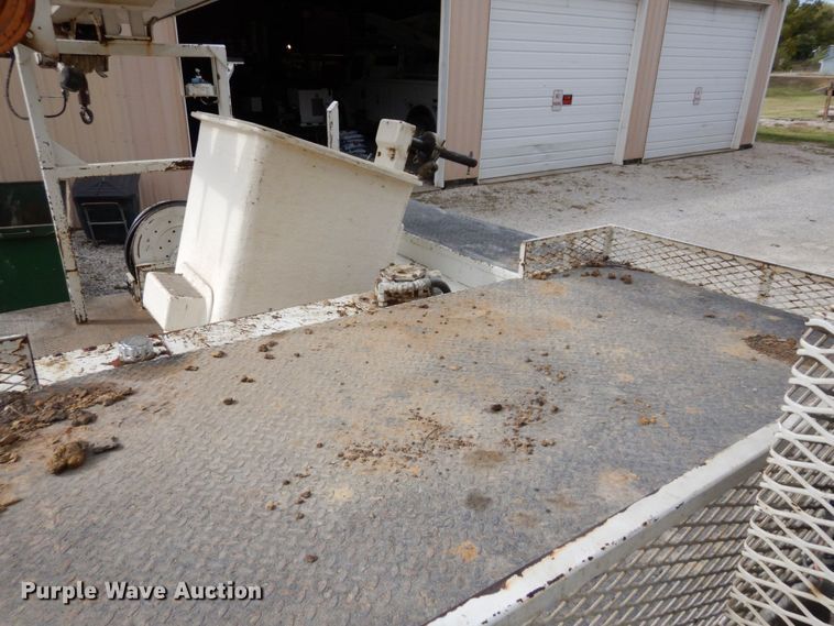 image for item LY9225 2001 Freightliner FL70  digger derrick truck