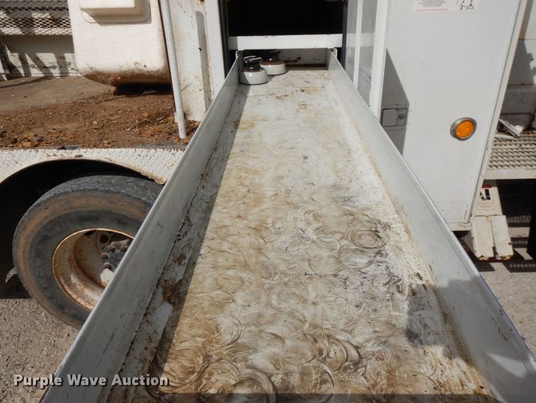 image for item LY9225 2001 Freightliner FL70  digger derrick truck