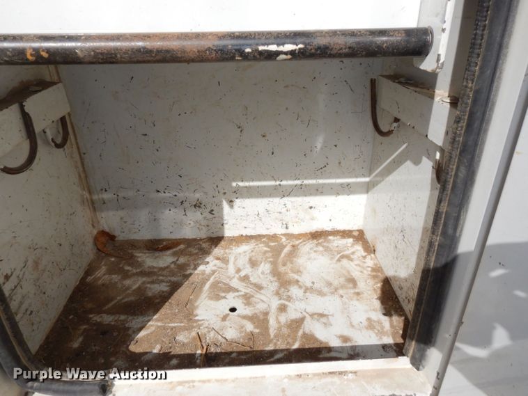 image for item LY9225 2001 Freightliner FL70  digger derrick truck