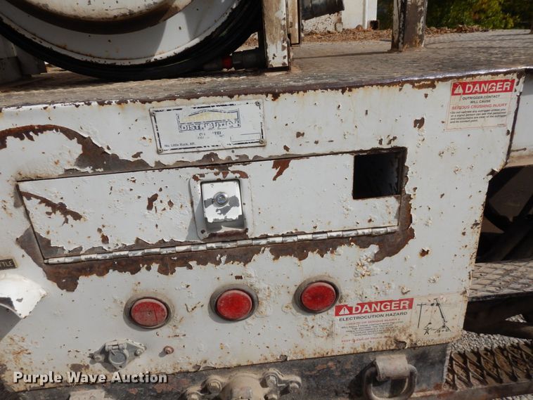 image for item LY9225 2001 Freightliner FL70  digger derrick truck