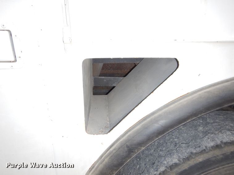 image for item LY9225 2001 Freightliner FL70  digger derrick truck