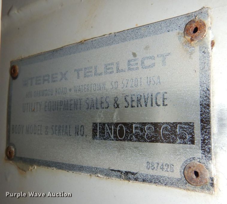 image for item LY9225 2001 Freightliner FL70  digger derrick truck