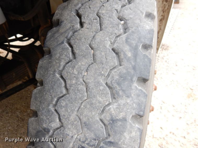 image for item LY9225 2001 Freightliner FL70  digger derrick truck