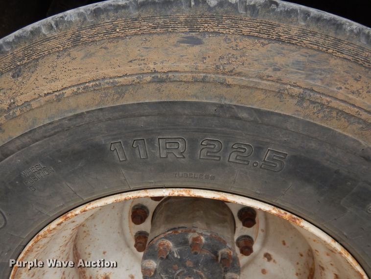 image for item LY9225 2001 Freightliner FL70  digger derrick truck