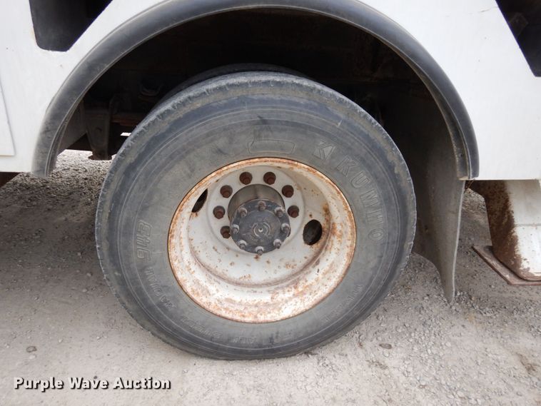 image for item LY9225 2001 Freightliner FL70  digger derrick truck