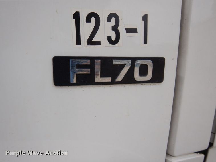 image for item LY9225 2001 Freightliner FL70  digger derrick truck