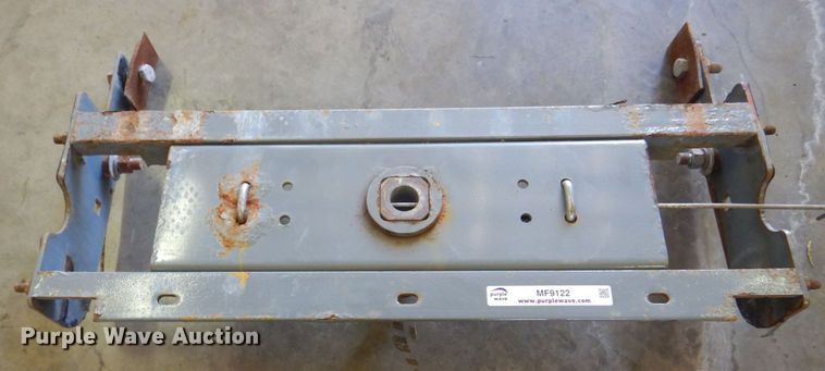 image for item MF9122 B&W  gooseneck hitch