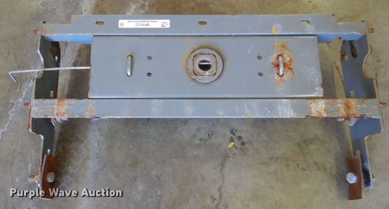 image for item MF9122 B&W  gooseneck hitch