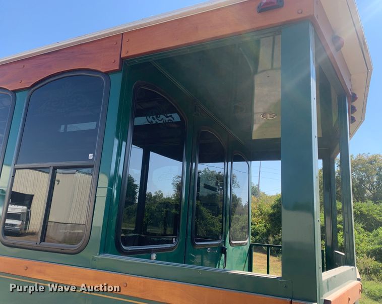 image for item MH9820 2006 Freightliner Double K Villager 208  trolley