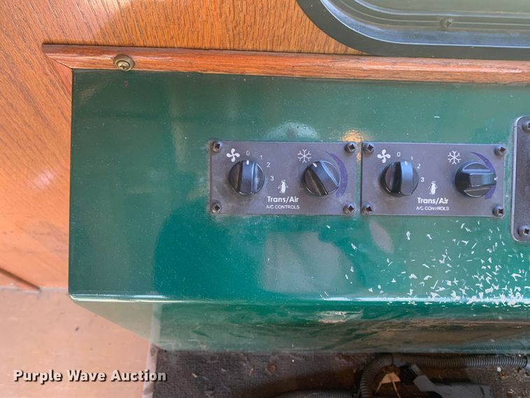 image for item MH9821 2006 Freightliner Double K Villager 208  trolley