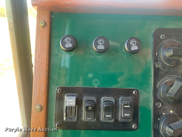 image for item MH9821 2006 Freightliner Double K Villager 208  trolley