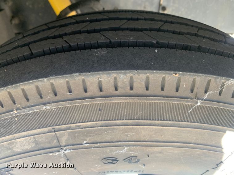 image for item MH9821 2006 Freightliner Double K Villager 208  trolley