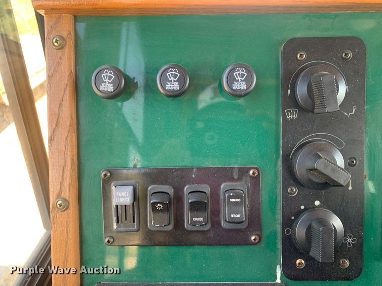 image for item MH9822 2007 Freightliner Double K Villager 208  trolley