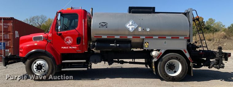 image for item MH9823 2006 Freightliner Business Class M2  oil distributor truck