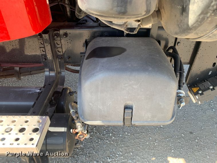 image for item MH9823 2006 Freightliner Business Class M2  oil distributor truck