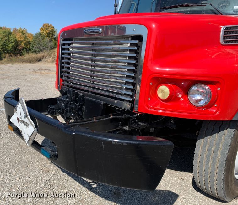 image for item MH9823 2006 Freightliner Business Class M2  oil distributor truck