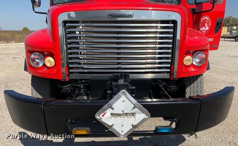 image for item MH9823 2006 Freightliner Business Class M2  oil distributor truck