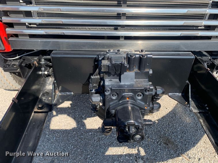 image for item MH9823 2006 Freightliner Business Class M2  oil distributor truck