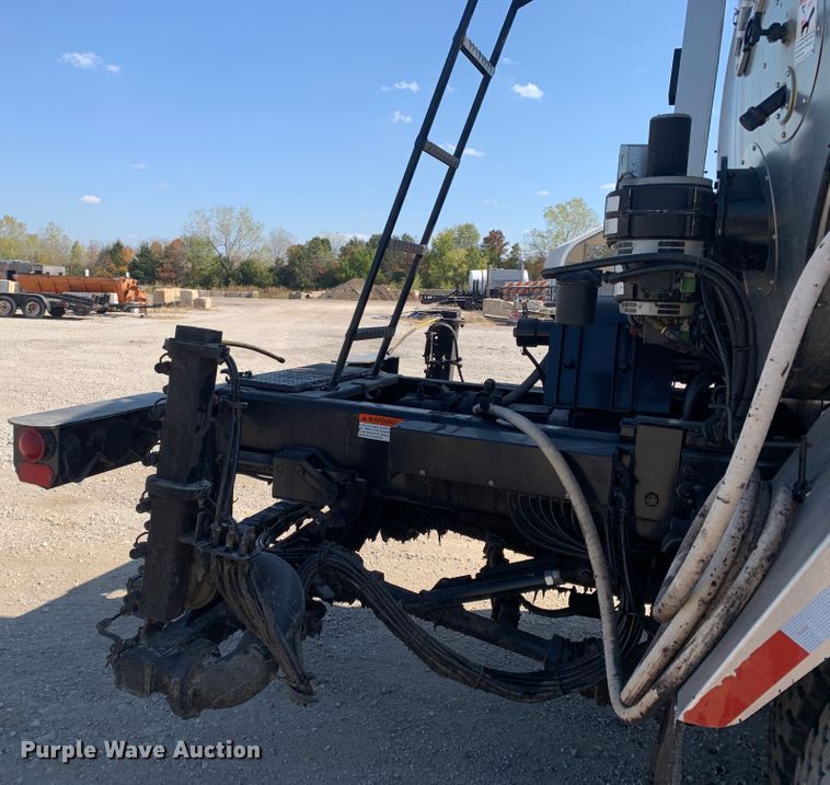 image for item MH9823 2006 Freightliner Business Class M2  oil distributor truck