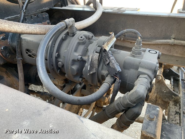 image for item MH9823 2006 Freightliner Business Class M2  oil distributor truck