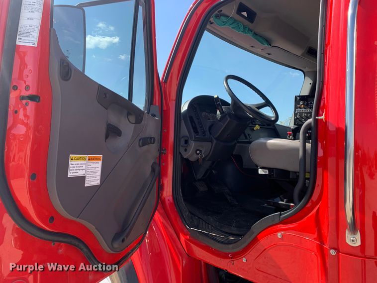 image for item MH9823 2006 Freightliner Business Class M2  oil distributor truck