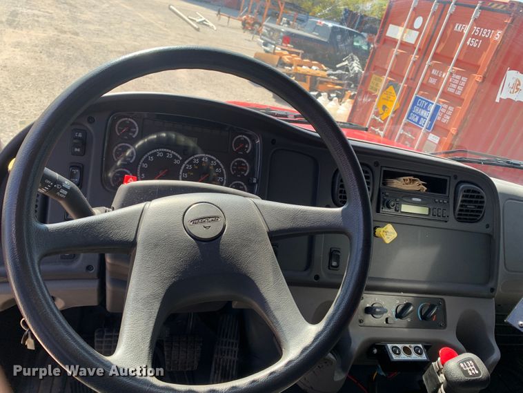 image for item MH9823 2006 Freightliner Business Class M2  oil distributor truck