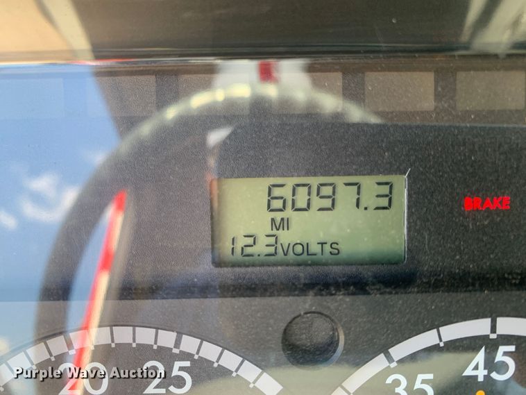 image for item MH9823 2006 Freightliner Business Class M2  oil distributor truck