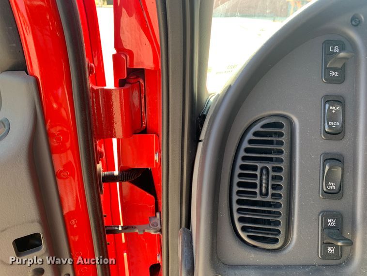 image for item MH9823 2006 Freightliner Business Class M2  oil distributor truck