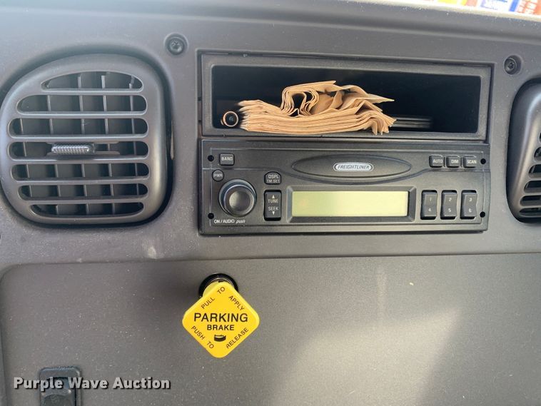 image for item MH9823 2006 Freightliner Business Class M2  oil distributor truck