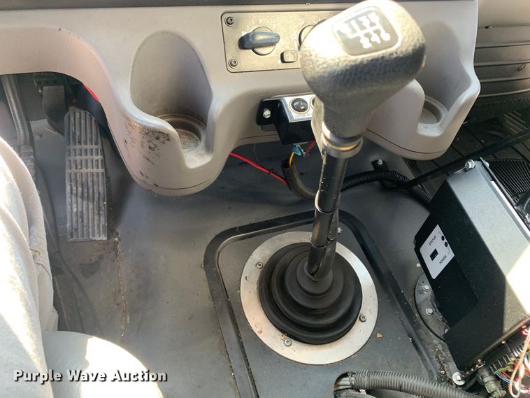 image for item MH9823 2006 Freightliner Business Class M2  oil distributor truck